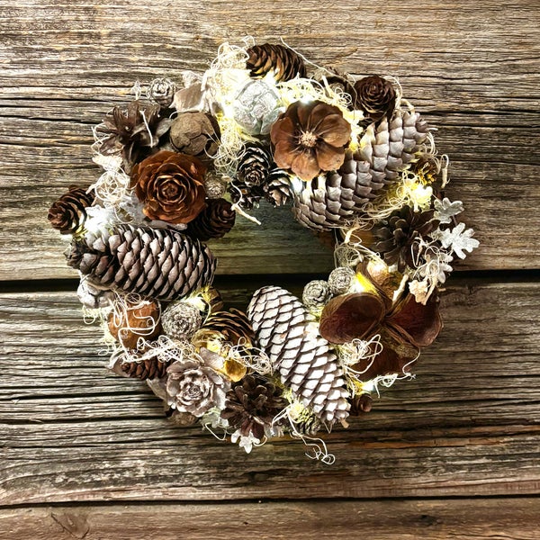 K&auml;pykranssi  land lotus valoilla  28 cm